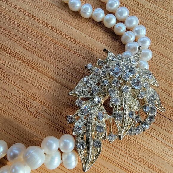 Vintage-supply Women's White and Cream Jewellery - Picture 1 of 7